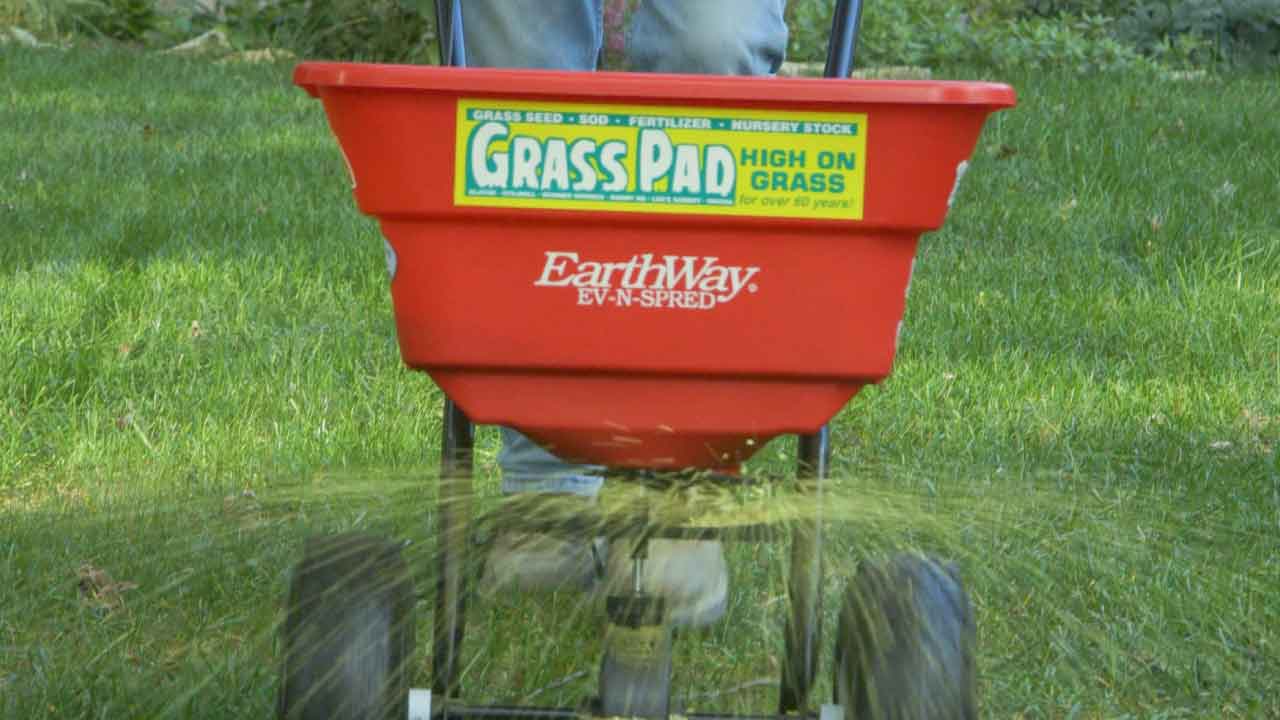 Grass Pad Spreader